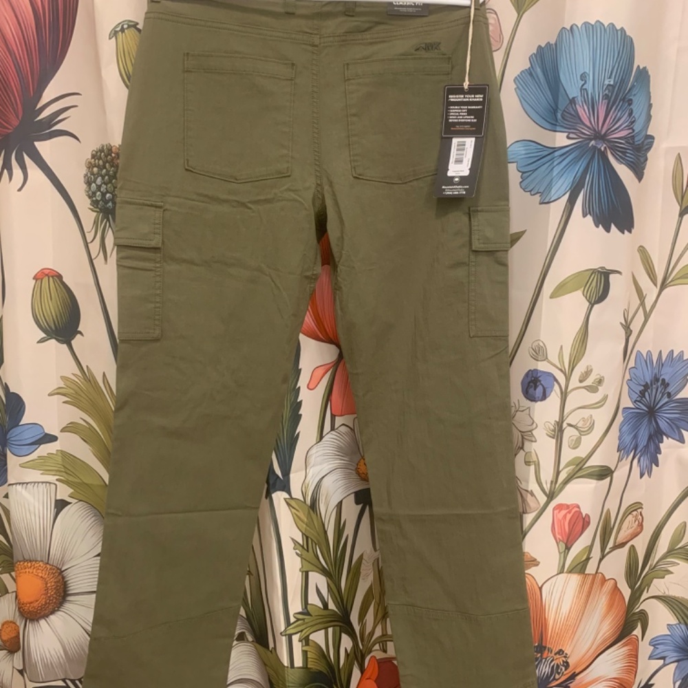 31x30 green classic fit - Picture 2 of 4